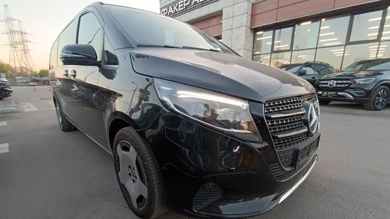 Mercedes-Benz V-Класс 300 ’2025